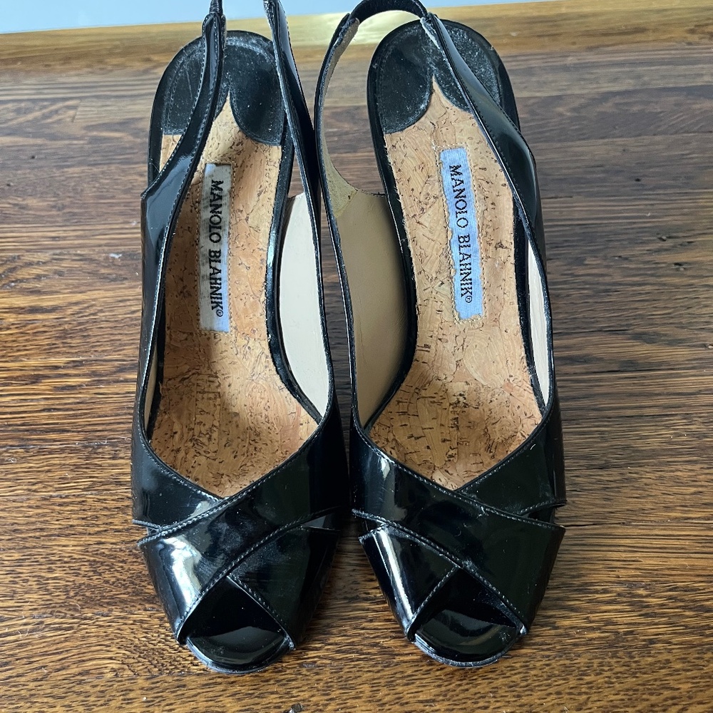 Manolo Blahnil black patent leather peep toe pumps 37.5